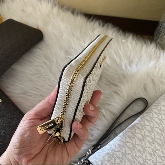 New Michael Kors large jet set travel continental wallet - Picture 7 of 7